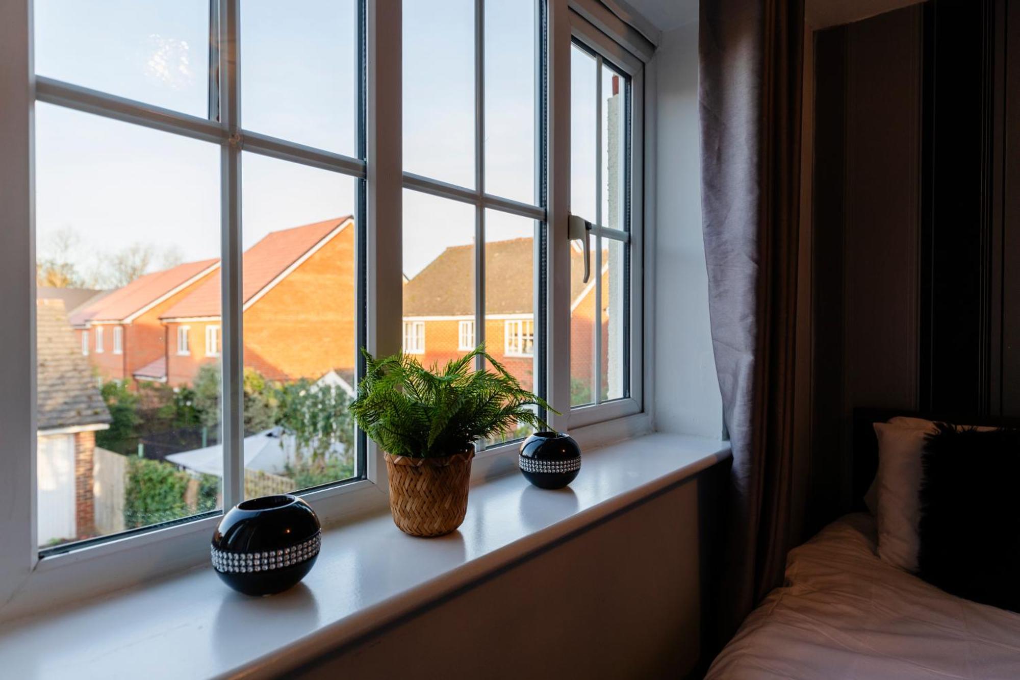 Chichester Retreat House With Free Parking Kültér fotó